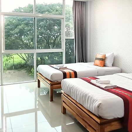 Km Hotel Chiang Mai Bagian luar foto
