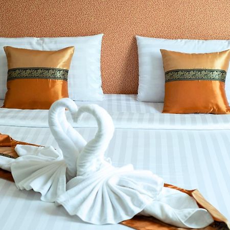Km Hotel Chiang Mai Bagian luar foto