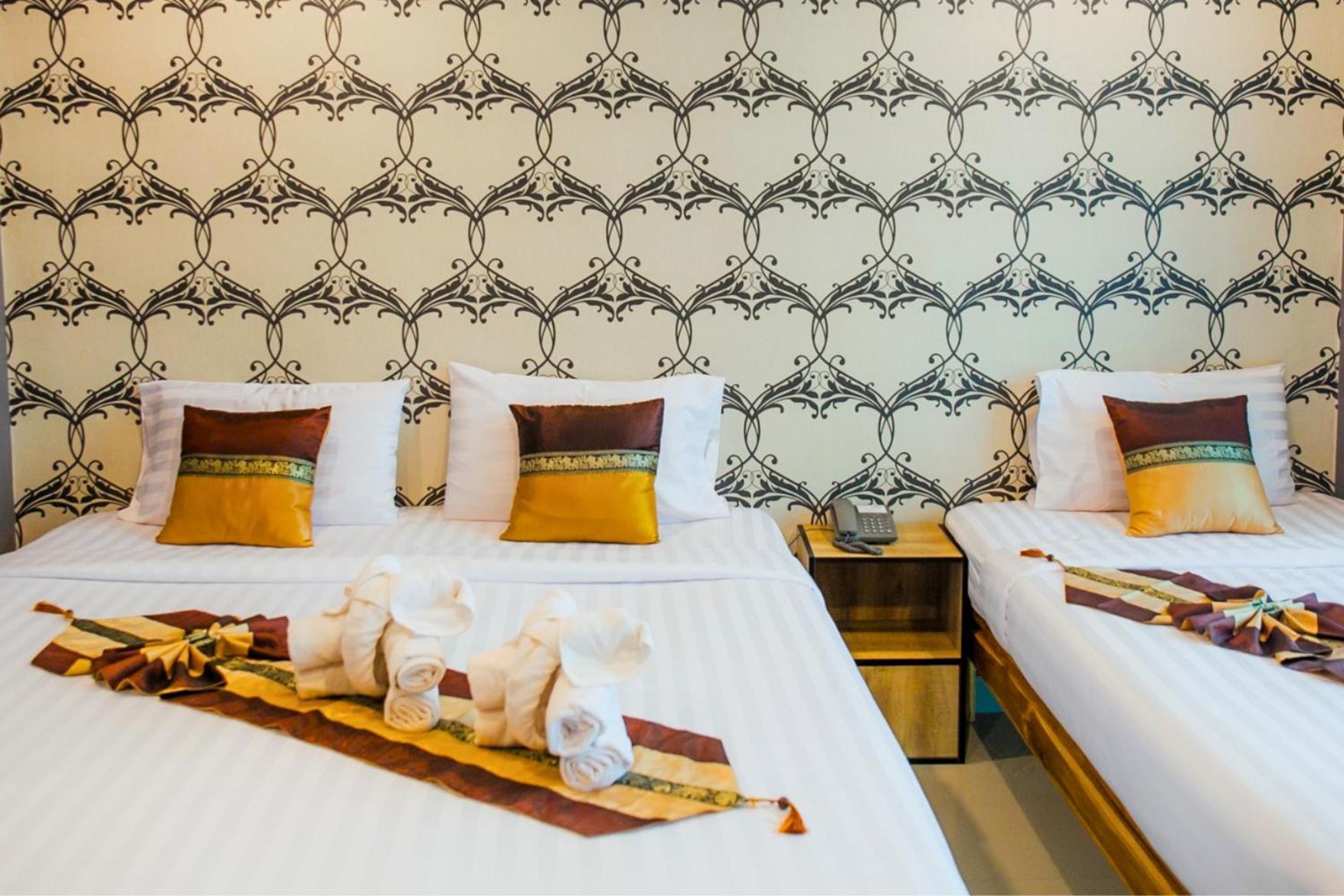 Km Hotel Chiang Mai Bagian luar foto