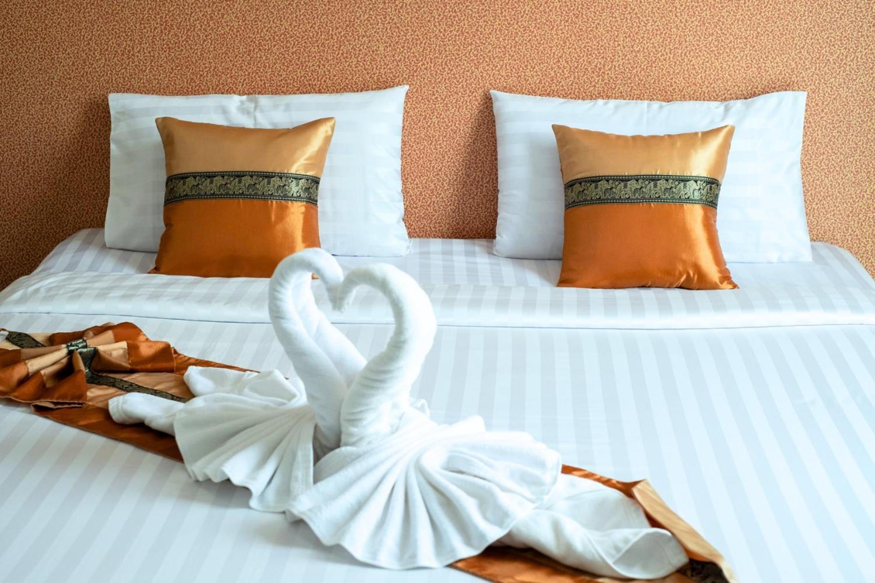 Km Hotel Chiang Mai Bagian luar foto