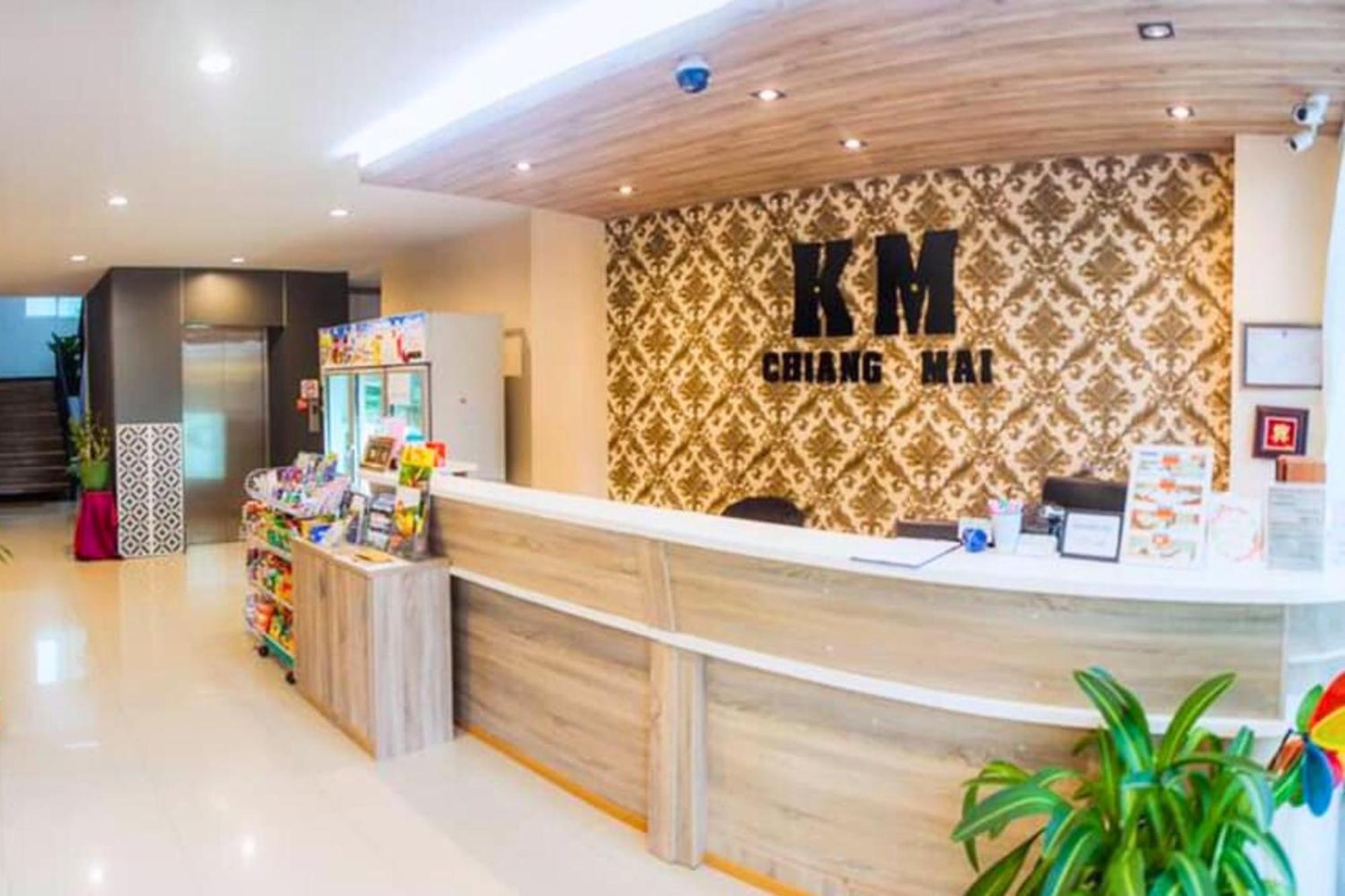 Km Hotel Chiang Mai Bagian luar foto