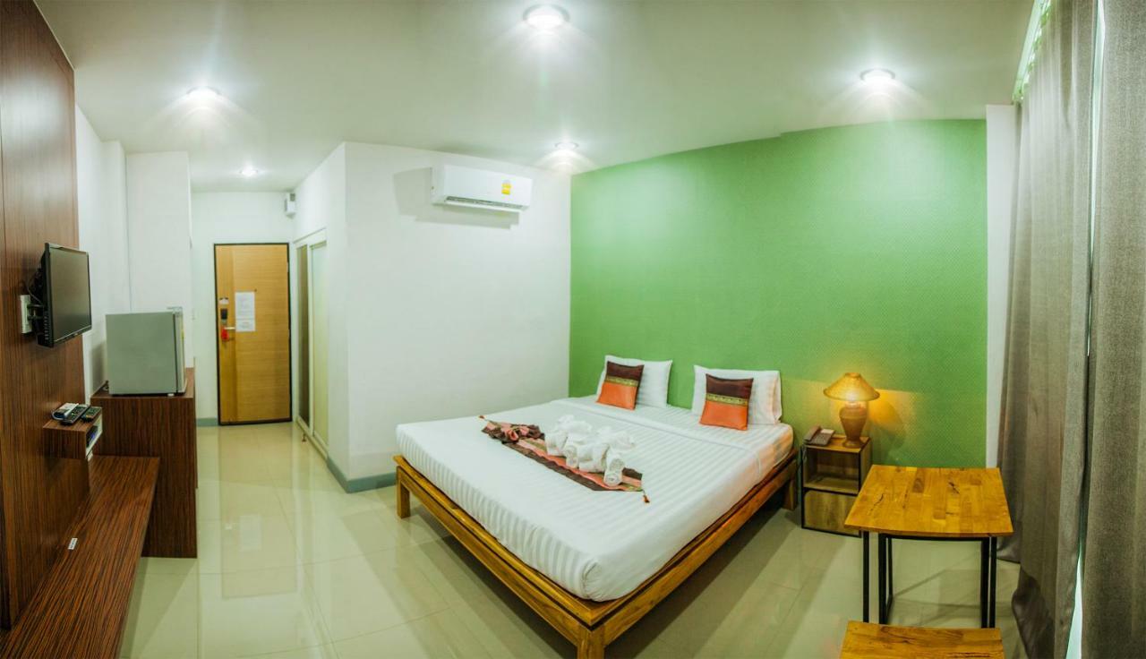 Km Hotel Chiang Mai Bagian luar foto
