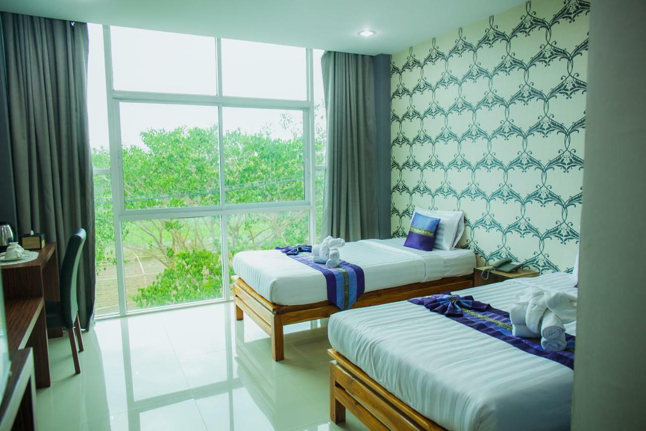 Km Hotel Chiang Mai Bagian luar foto
