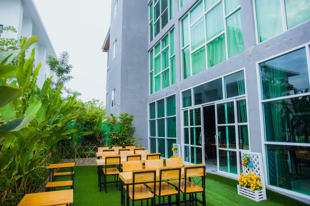 Km Hotel Chiang Mai Bagian luar foto