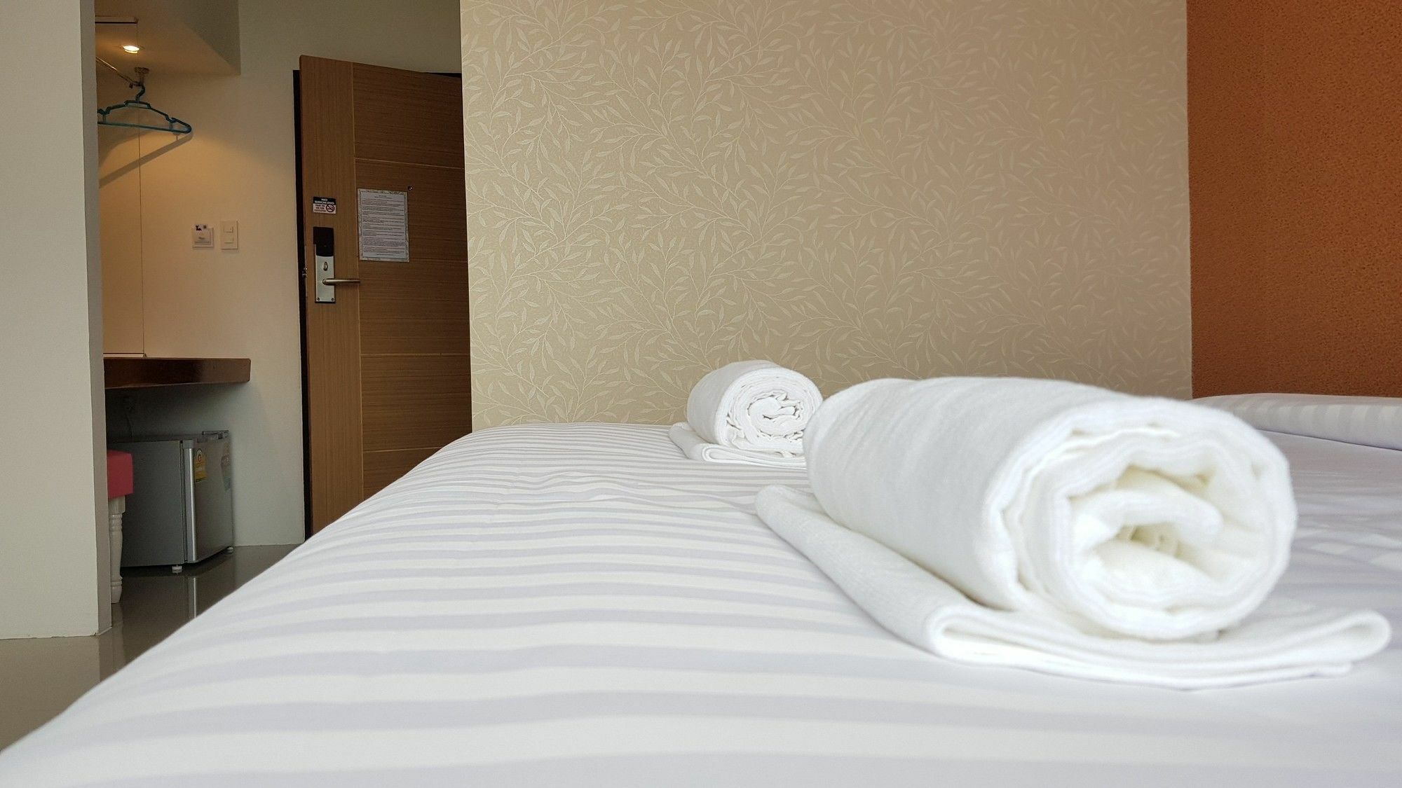Km Hotel Chiang Mai Bagian luar foto