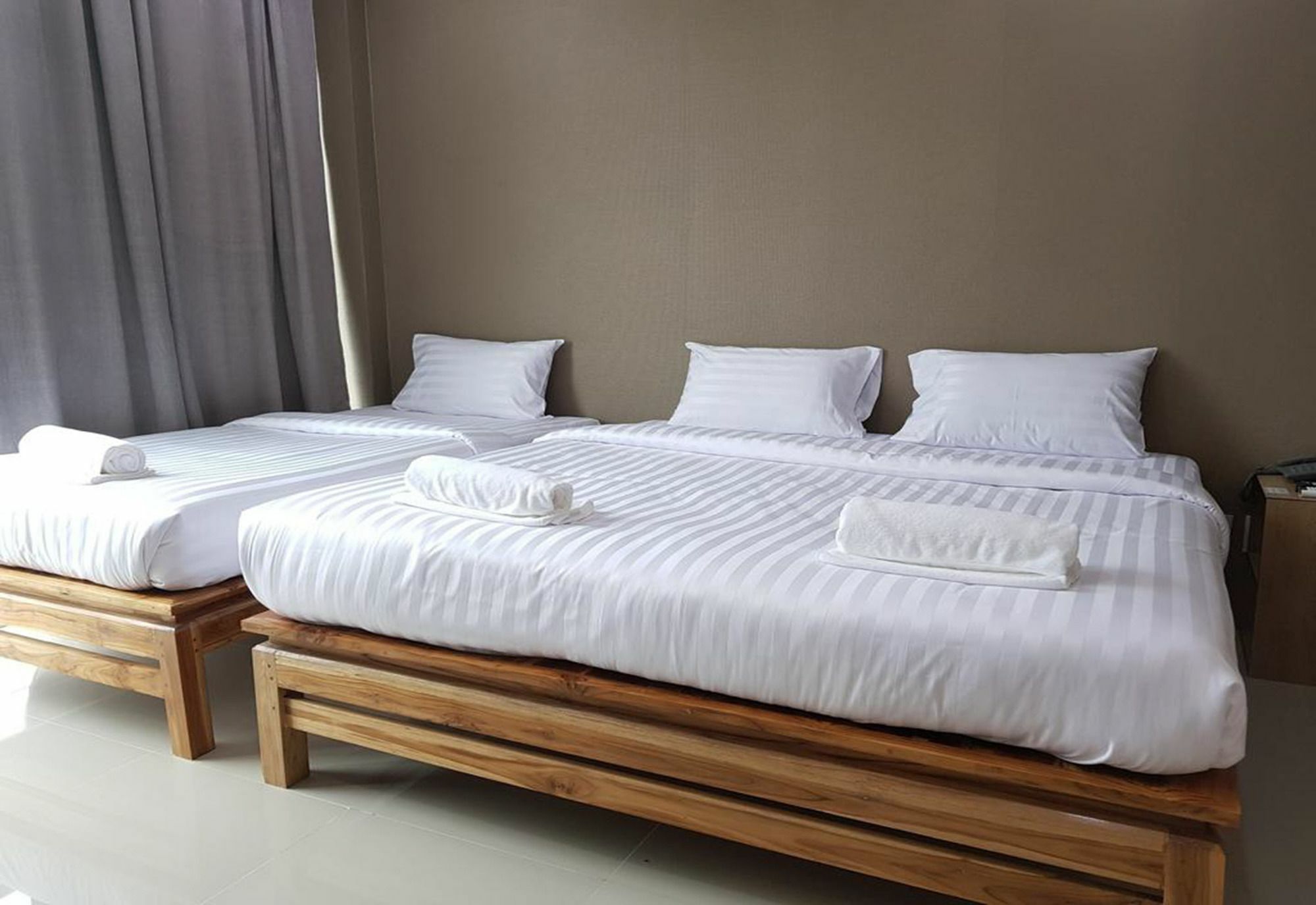 Km Hotel Chiang Mai Bagian luar foto