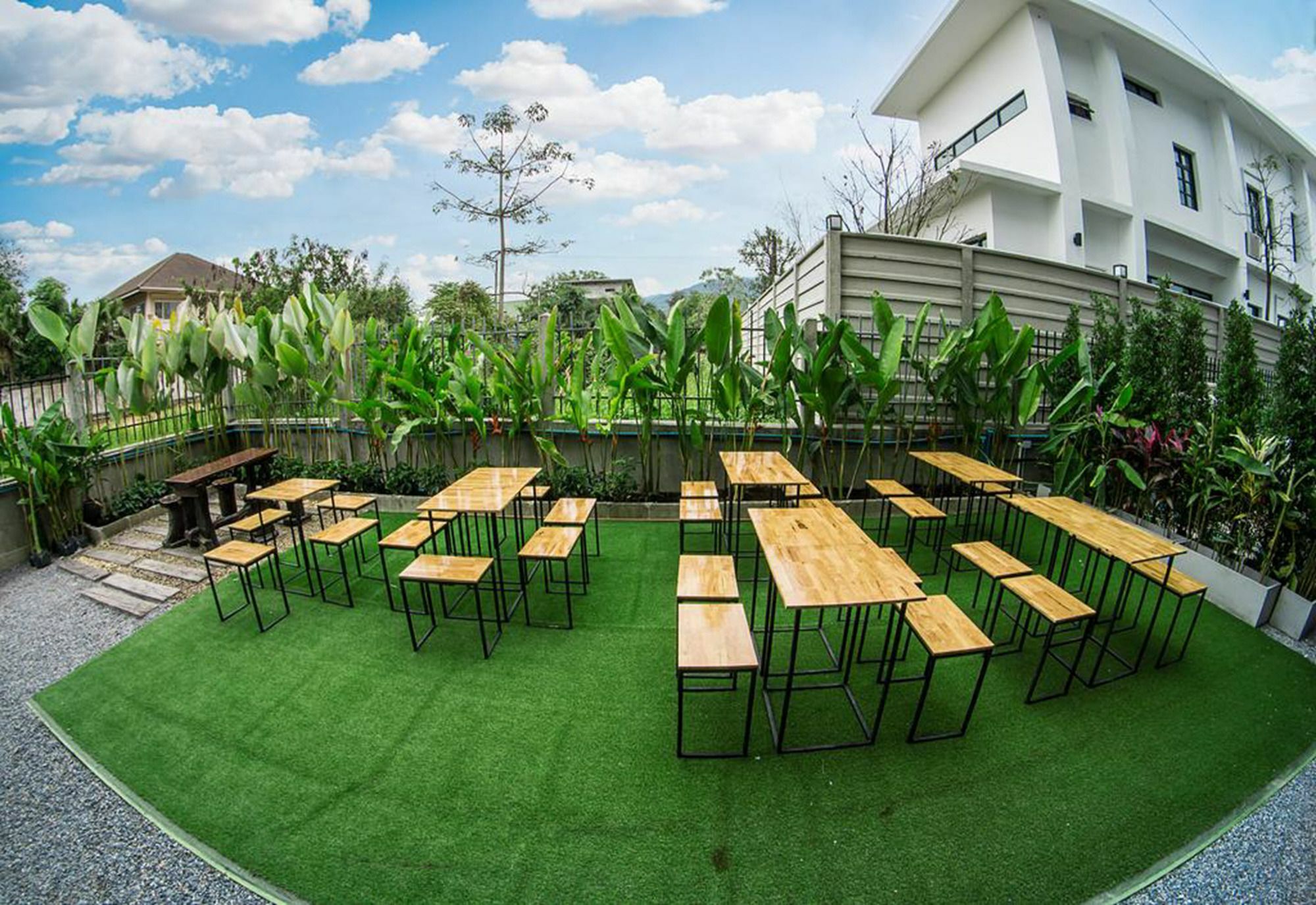 Km Hotel Chiang Mai Bagian luar foto