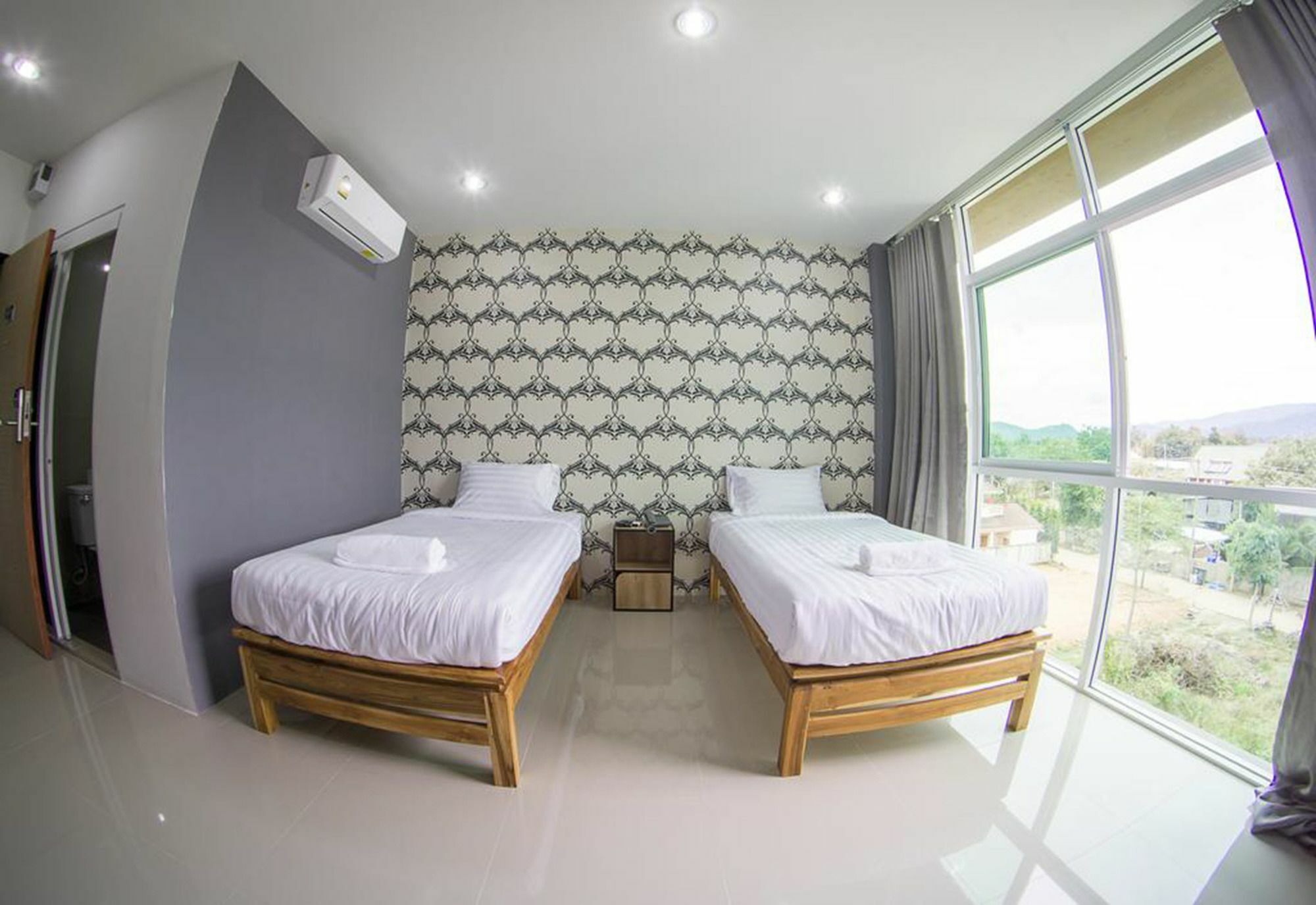 Km Hotel Chiang Mai Bagian luar foto