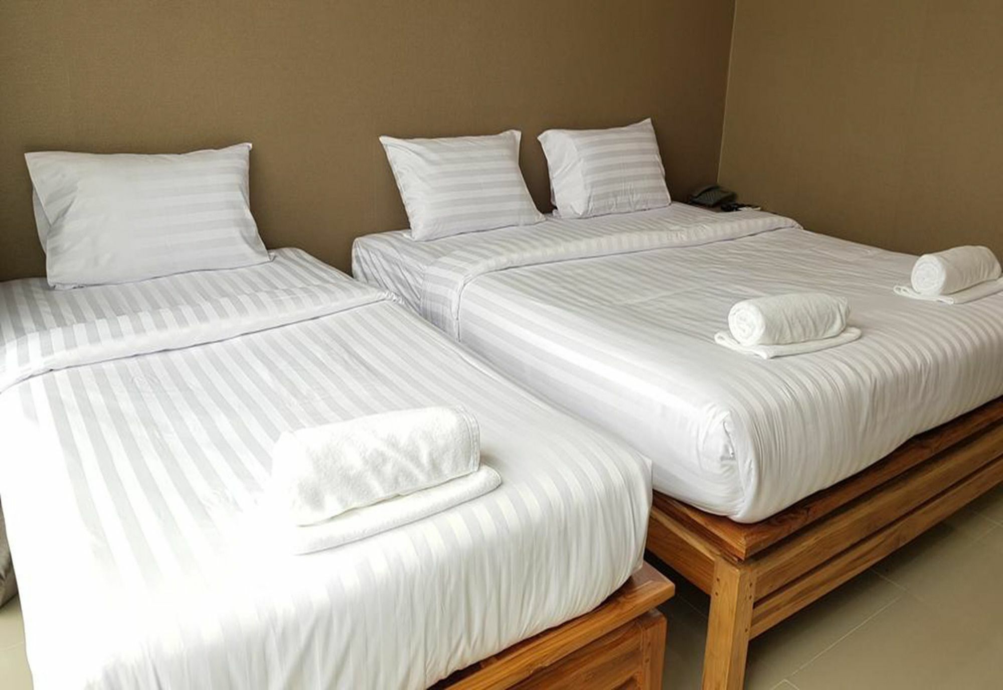 Km Hotel Chiang Mai Bagian luar foto