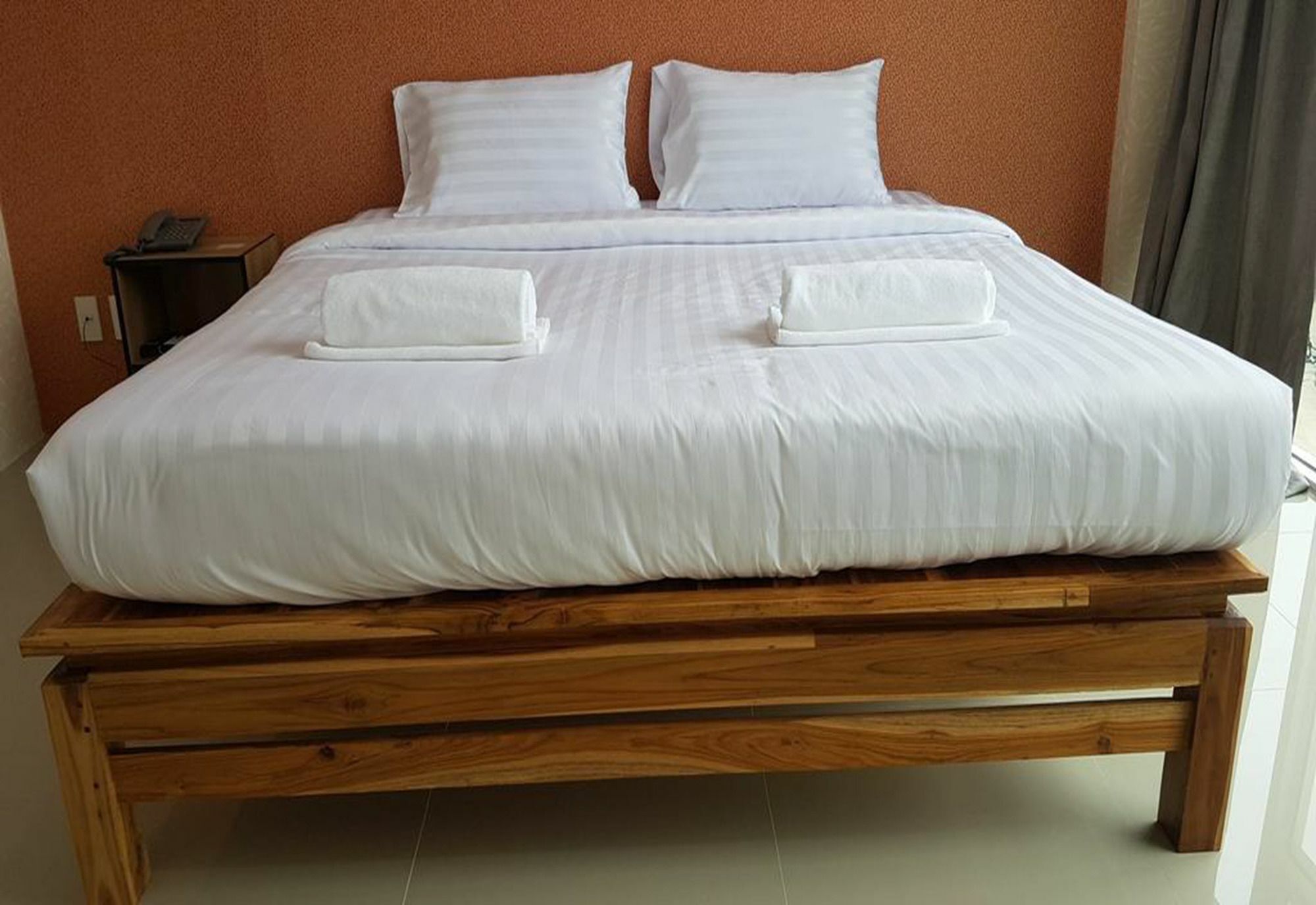 Km Hotel Chiang Mai Bagian luar foto