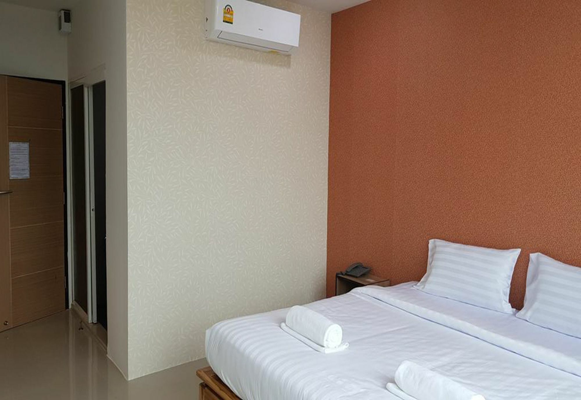 Km Hotel Chiang Mai Bagian luar foto