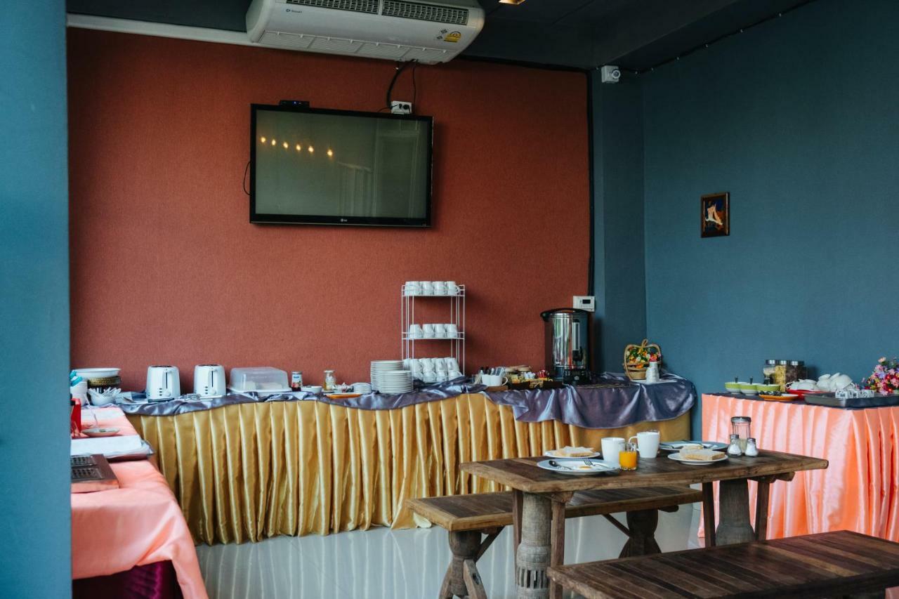 Km Hotel Chiang Mai Bagian luar foto